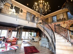 9 Bed House in Rietvlei View