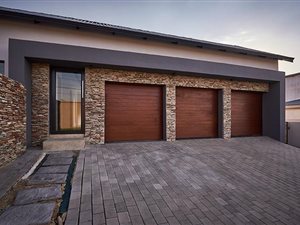 4 Bed House in Waterfall Country Village