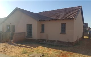 3 Bedroom Simplex in Chantelle