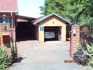 4 Bed House in Hayfields