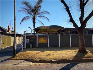 3 Bed House in Roodepoort West