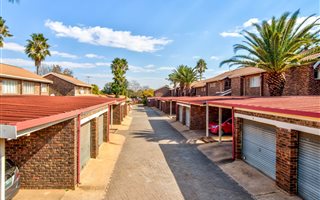 2 Bedroom Townhouse in Clayville East