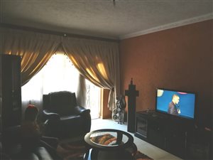 2 Bed Apartment in Vanderbijlpark CE3