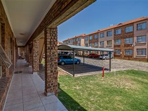 2 Bed Apartment in Randfontein Central