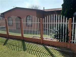4 Bed House in Tedstoneville