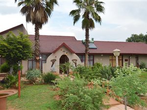 3 Bed House in Heuweloord