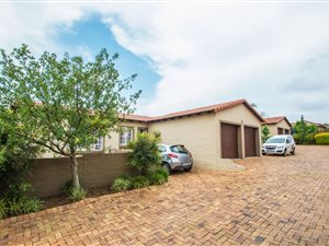 2 Bed Townhouse in Honeydew Manor