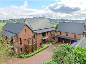 5 Bed House in Assagay