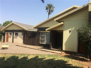 10 Bed House in Vanderbijlpark SE7