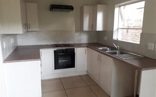 2 Bedroom Garden Cottage in Parktown