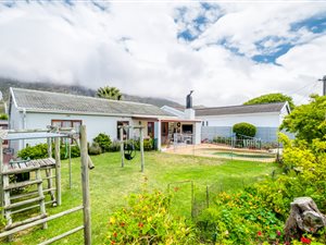 3 Bed House in Kirstenhof