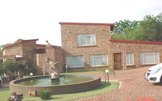 1 ha Farm in Roodeplaat