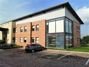 939 m² Office Space in Paulshof
