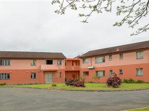3 Bed Apartment in Brackenham