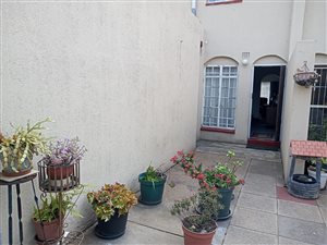 3 Bed Townhouse in Vereeniging Central
