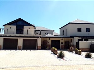 5 Bed House in Atlantic Beach