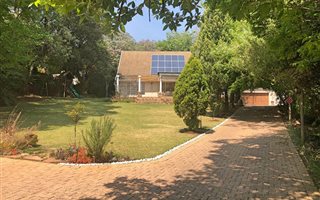 3 Bedroom House in Bramley