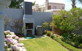 2 Bedroom Apartment in Outeniqua Strand