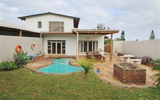 5 Bedroom House in Winterstrand