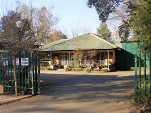 800 m² Commercial space in Three Rivers