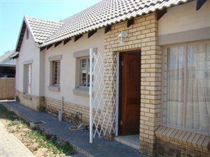 3 Bed Townhouse in Willow Park Manor
