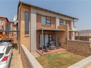 2 Bed Townhouse in Wilgeheuwel