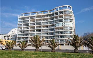 3 Bedroom Apartment in Mouille Point