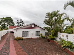 4 Bed House in Havenside