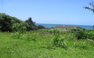 1305 m² Land available in Port Edward