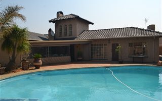 4 Bedroom House in Elspark