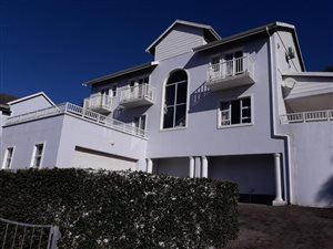 5 Bed House in Shelly Beach
