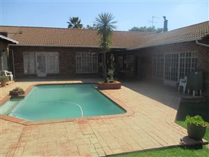3 Bed House in Boat Lake Village