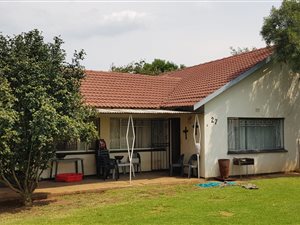 3 Bed House in General Alberts Park