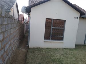 2 Bed House in Fleurhof
