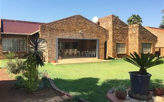 3 Bedroom House in Northvilla