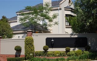 4 Bedroom Cluster in Melrose North