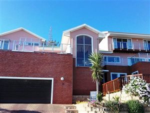 5 Bed House in Outeniqua Strand