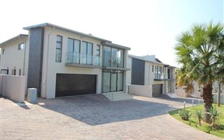 4 Bedroom Cluster in Edenburg