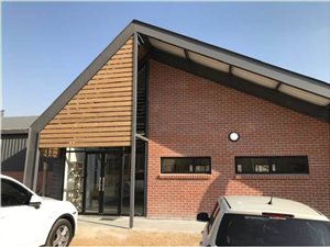 911 m² Industrial space in Fourways