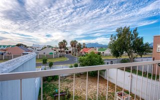 3 Bedroom Duplex in Admirals Park