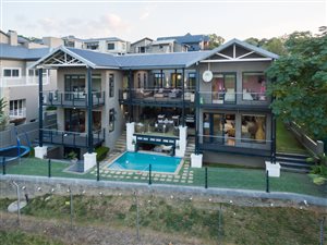 4 Bed House in Helderfontein Estate