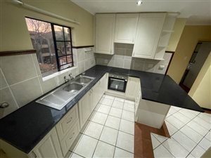 2 Bed Townhouse in Die Hoewes