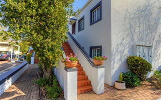 2 Bedroom Apartment in Windsor West