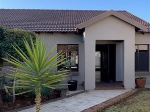 3 Bed House in Monavoni