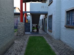2 Bed Apartment in Highveld Park
