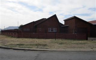 3 Bedroom House in Acaciaville