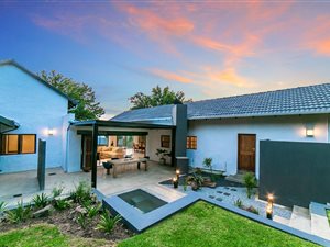 5 Bed House in Craighall Park