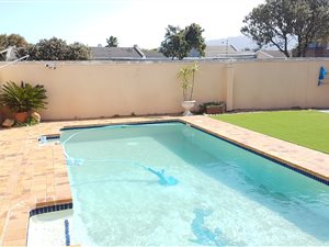 3 Bed House in Ottery