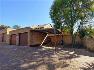 3 Bed Townhouse in Bromhof
