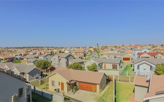 2 Bedroom House in Kosmosdal